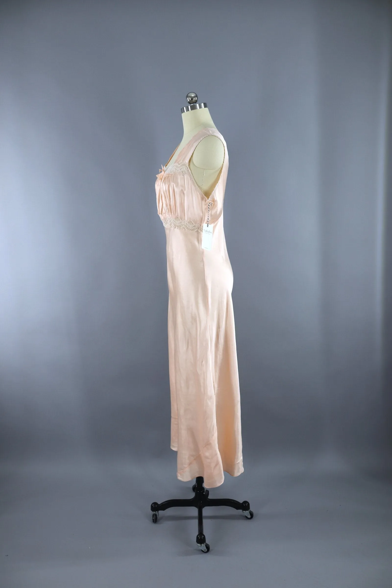 Vintage 1930s Bias Cut Satin Nightgown / Miss Elaine